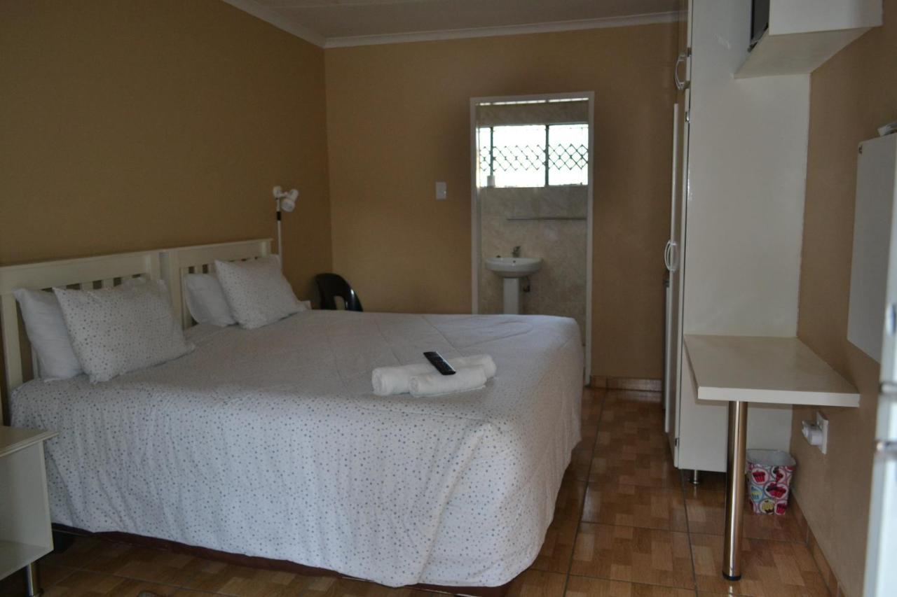 Kamogelo Guest House Pilanesberg Exterior photo